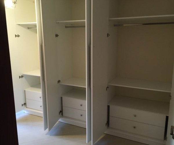 Ανοιγόμενη ντουλάπα Smooth 102 Ανοιγόμενη ντουλάπα Smooth 102