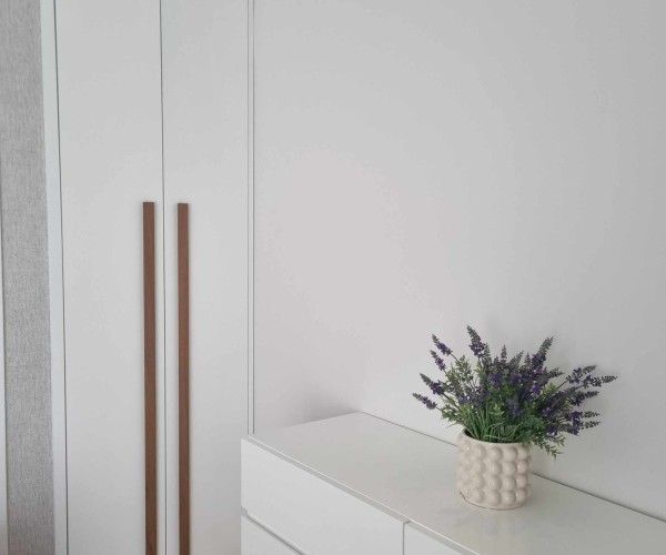 Ανοιγόμενη ντουλάπα Milk 106 Ανοιγόμενη ντουλάπα Milk 106