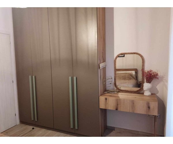 Ανοιγόμενη ντουλάπα Katy 110