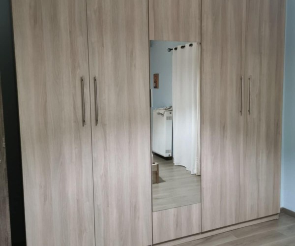 Ανοιγόμενη ντουλάπα Kelan 118