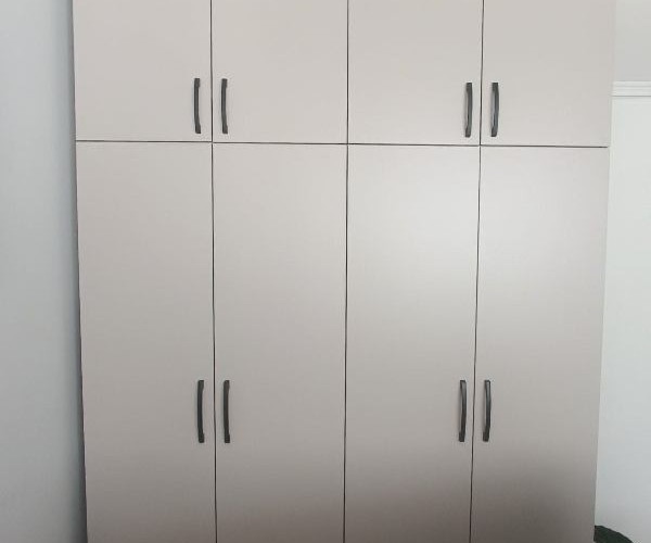 Ανοιγόμενη ντουλάπα Aria 111