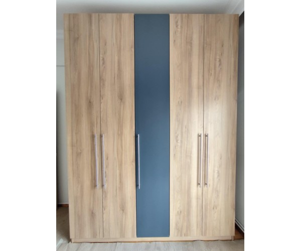 Ανοιγόμενη ντουλάπα June 117