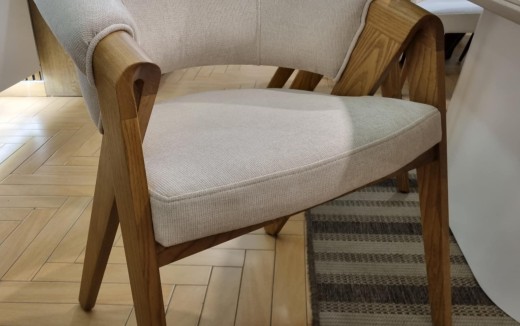 Πώς να επιλέξετε άνετες καρέκλες τραπεζαρίας που δεν κουράζουν σε πολύωρο κάθισμα