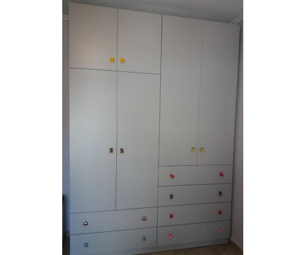  Ανοιγόμενη ντουλάπα Bee 084