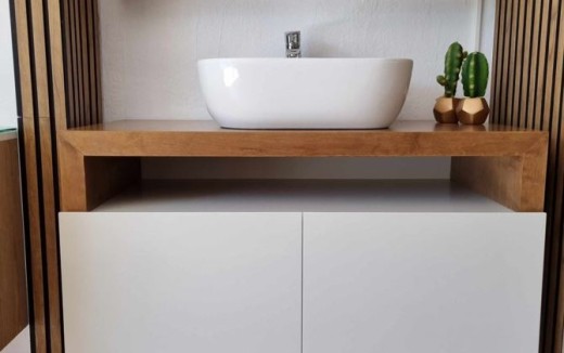 Wall-mounted vs floor-standing έπιπλα μπάνιου: Πλεονεκτήματα & μειονεκτήματα